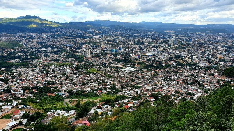 Lire la suite à propos de l’article HONDURAS (Tegucigalpa, Gracias et Copan)